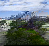 Hyde Park Inn - Accommodation Main Beach