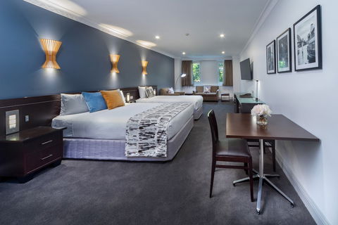 Hyde Park Inn - Accommodation Main Beach 3