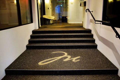 Morgans Boutique Hotel - Accommodation Main Beach 3