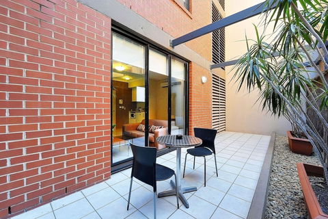APX Darling Harbour - Accommodation Main Beach 2