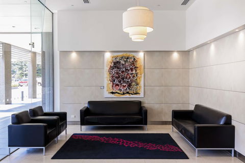 Oaks Glenelg Plaza Pier Suites - Accommodation Main Beach 6