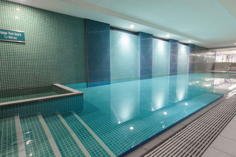 Oaks Glenelg Plaza Pier Suites - Accommodation Main Beach 1
