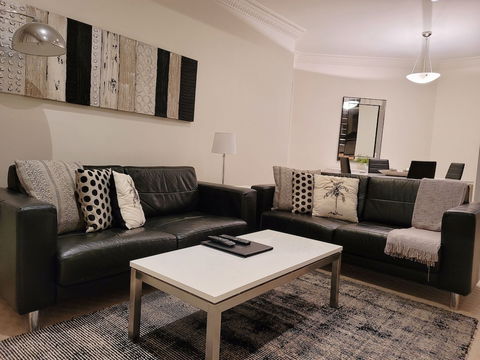 Macarthur Chambers - Accommodation Main Beach 4
