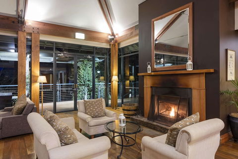 Oaks Cypress Lakes Resort - Accommodation Main Beach 0
