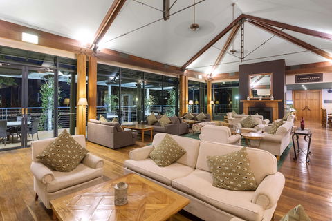Oaks Cypress Lakes Resort - Accommodation Main Beach 1