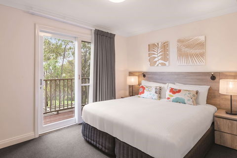 Oaks Cypress Lakes Resort - Accommodation Main Beach 5