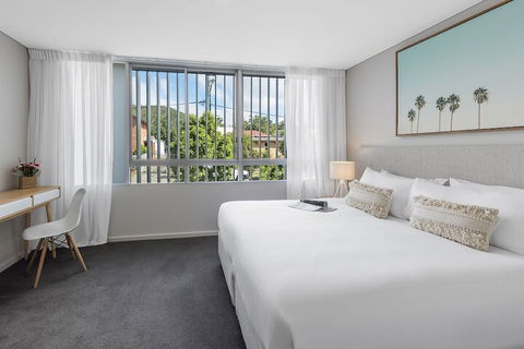 Oaks Nelson Bay Lure Suites - Accommodation Main Beach 3