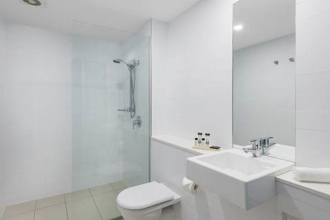 Oaks Nelson Bay Lure Suites - Accommodation Main Beach 5