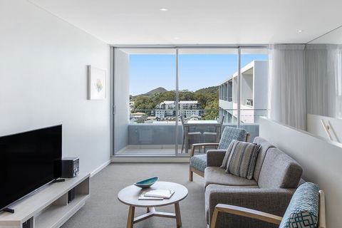 Oaks Nelson Bay Lure Suites - Accommodation Main Beach 4