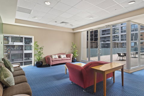 YEHS Hotel Melbourne CBD - Accommodation Main Beach 0
