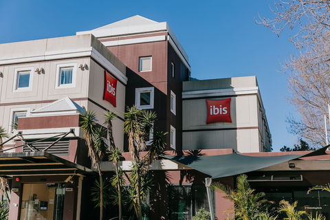 Ibis Newcastle - Accommodation Main Beach 0