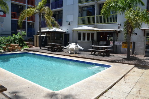 Billabong Backpackers Resort - Accommodation Main Beach 1