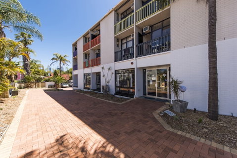 Billabong Backpackers Resort - Accommodation Main Beach 0