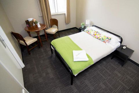Base Brisbane Embassy - Accommodation Main Beach 7