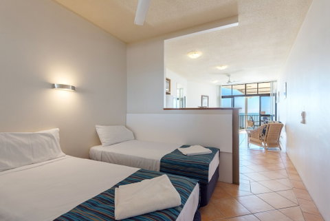 Amaroo At Trinity - Accommodation Main Beach 6