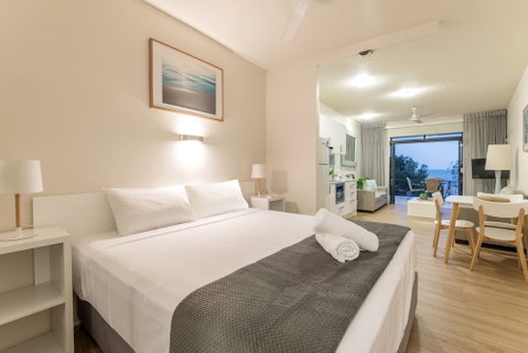 Amaroo At Trinity - Accommodation Main Beach 4