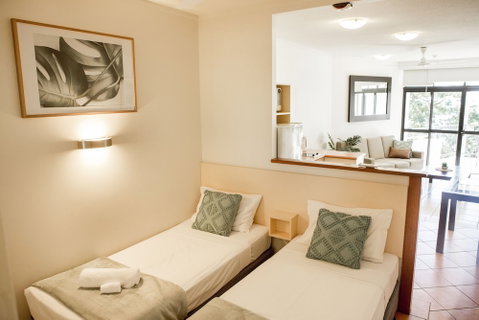 Amaroo At Trinity - Accommodation Main Beach 2