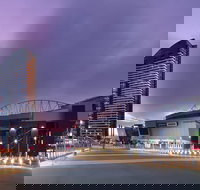 Travelodge Hotel Melbourne Docklands - Accommodation Main Beach