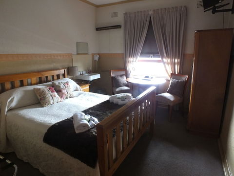 Walcha Royal Accommodation - Accommodation Main Beach 5