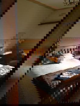 Walcha Royal Accommodation - Accommodation Main Beach 1