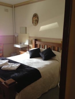Walcha Royal Accommodation - Accommodation Main Beach 4