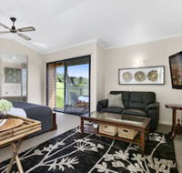 Top of The Hill - Accommodation Main Beach