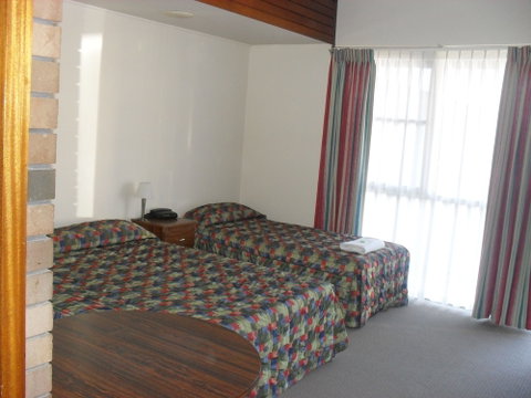Downtown Motel - Accommodation Main Beach 5