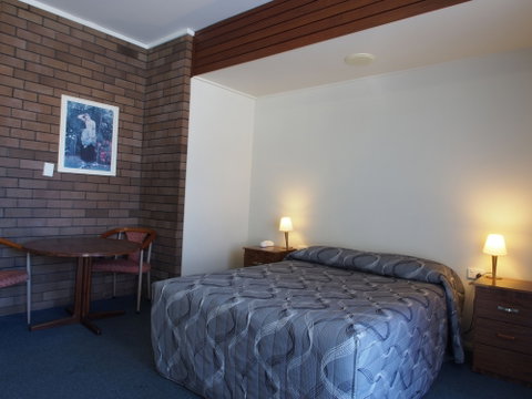 Downtown Motel - Accommodation Main Beach 6