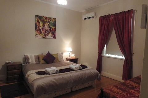 Barossa Best - Accommodation Main Beach 2