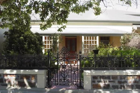 Barossa Best - Accommodation Main Beach 1