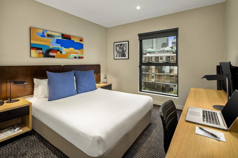 Quest Docklands - Accommodation Main Beach 5