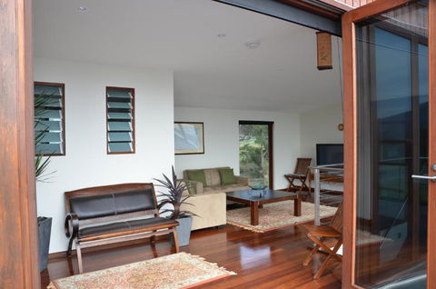 Yolla Beach House - Accommodation Main Beach 4