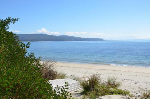 Yolla Beach House - Accommodation Main Beach 3