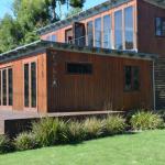 Yolla Beach House - Accommodation Main Beach 0