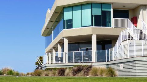 Unit 1 Countess Court - Accommodation Main Beach 2