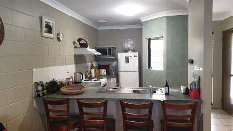 A City Retreat 2BR Apartment Reid Park Townsville - Accommodation Main Beach 6
