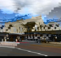 Royal Exchange - Accommodation Main Beach