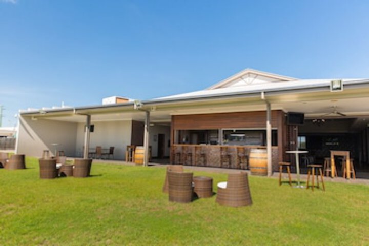 Bowen QLD Accommodation Main Beach
