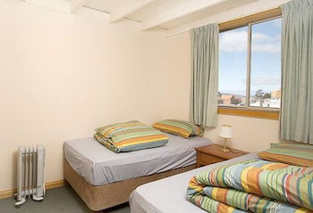 Narrara Backpackers - Accommodation Main Beach 1