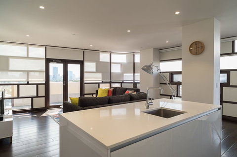 AKOM Prahran - Accommodation Main Beach 0