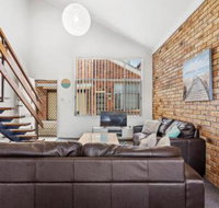 The Pines 5 - Accommodation Main Beach