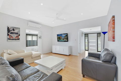 Oakland Cottage - Accommodation Main Beach 2