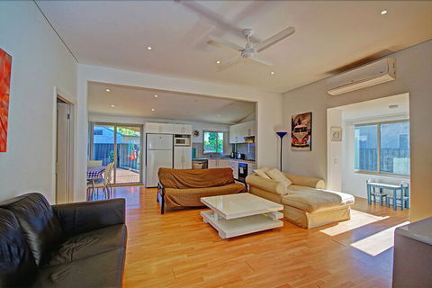 Oakland Cottage - Accommodation Main Beach 4