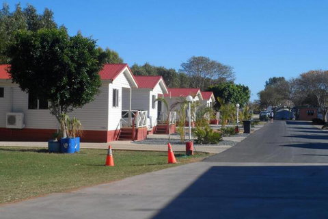Outback Oasis Caravan Park - Accommodation Main Beach 2