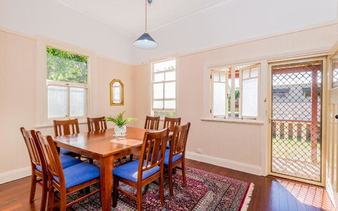 Ithaca - Accommodation Main Beach 2