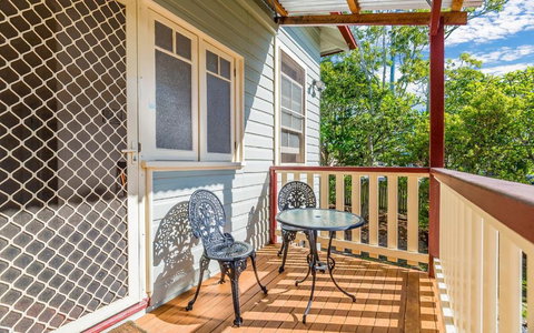 Ithaca - Accommodation Main Beach 1