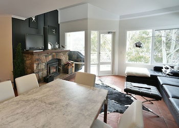 Inala 3 - Accommodation Main Beach 1