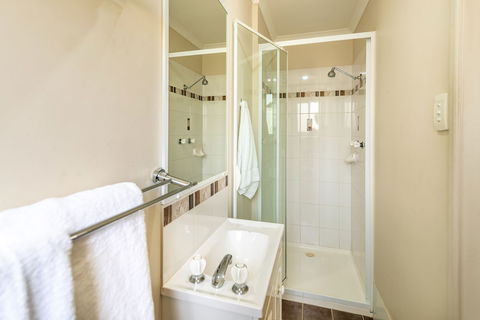 Ingenia Holidays Nepean River - Accommodation Main Beach 2