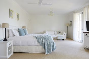 Hamptons Hinterland Retreat - Accommodation Main Beach 3