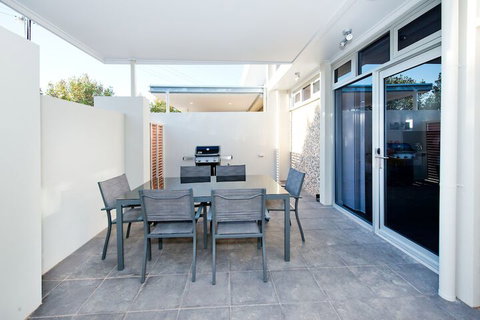 Loxton Courthouse Apartments - Accommodation Main Beach 6